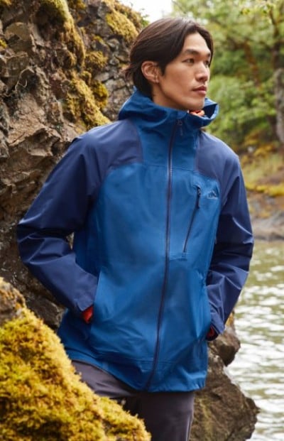 Waterproof protection meets stretch for optimal comfort and mobility from town to trail.
